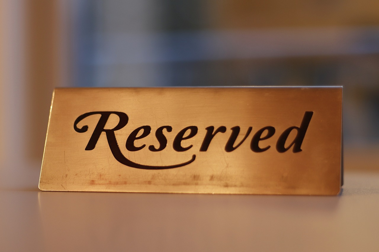 ご予約やお問い合わせはこちら